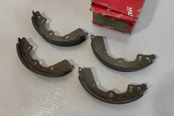 Achterremblokken KIA SORENTO I (JC) KIA5835007A00 image 4