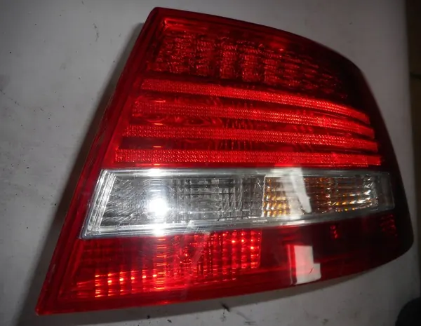 Audi A6 C6 4F Sedán Luz Trasera Derecha 4F5945096N image 2