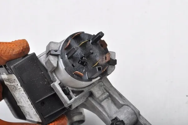 Porsche Boxster 986 Sytytyskytkin 99634701707 image 10