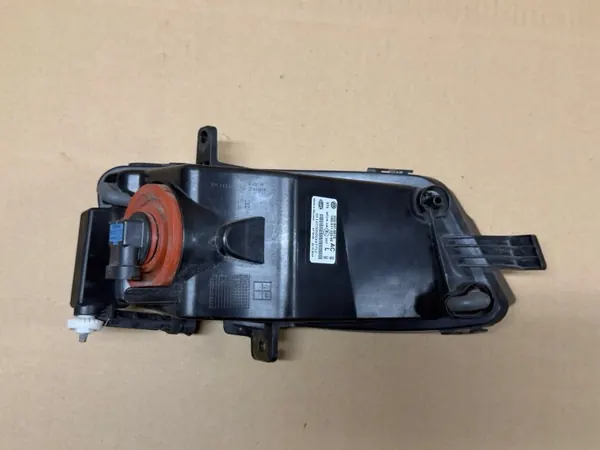 Phare Halogène Gauche OEM 5G0941661D Avant image 3