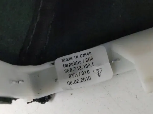 Porsche Macan 95B Pookknop OEM 95B713139E image 5