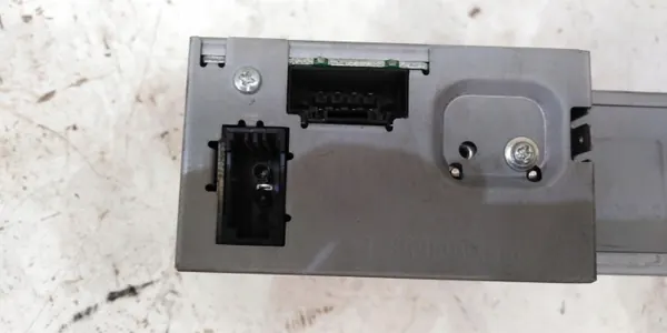 Cambiador CD Audi OEM 8X0035110B - Usado image 8