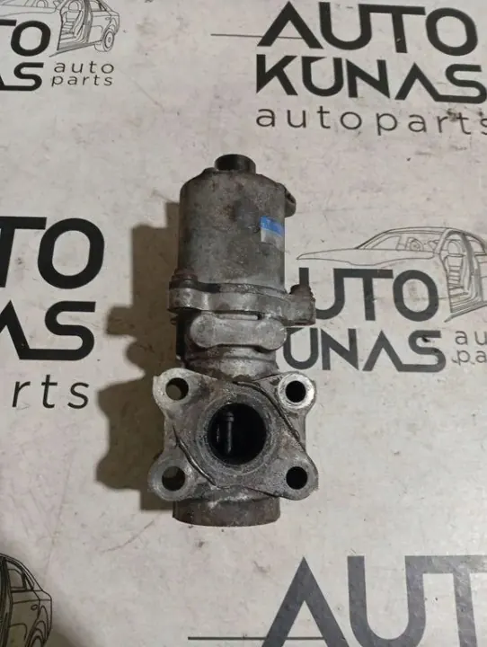 Válvula EGR Toyota OEM 256200R010 - Usada image 2