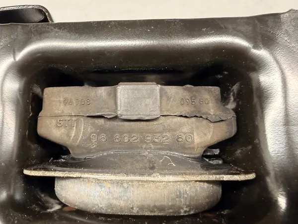 Vaihteiston tuki Peugeot 208 1.4 HDi 9684812280 image 3