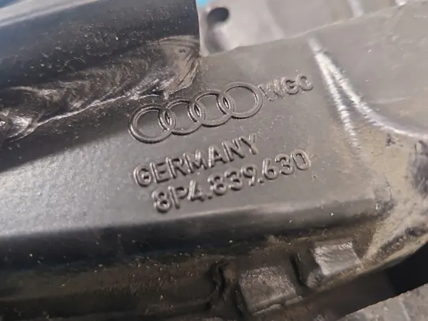 OEM 8P4959802B Oikea Takaikkunankorotin Audi A3 image 8