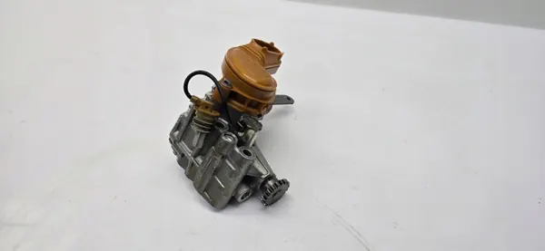 Mercedes-öljypumppu OEM 2821800600 CLA C118:lle image 2