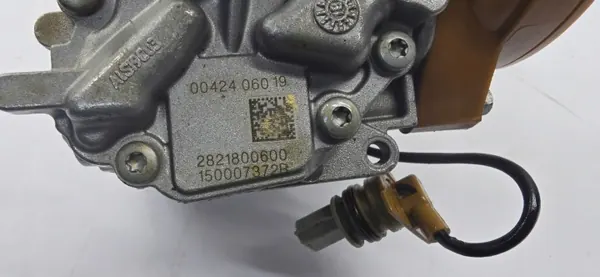 Mercedes-öljypumppu OEM 2821800600 CLA C118:lle image 5