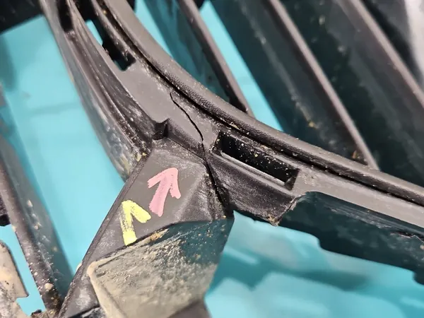 Tappo Griglia Paraurti Renault Megane III 622547366R image 3