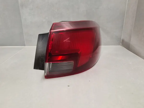 Luz Trasera Derecha Opel Astra V Kombi Original 39077375 image 3
