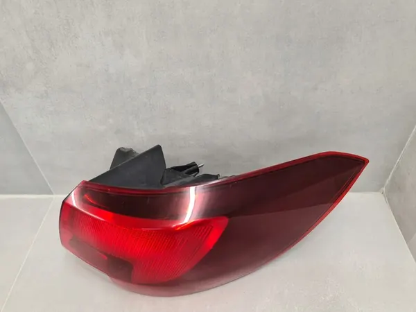Luz Trasera Derecha Opel Astra V Kombi Original 39077375 image 4