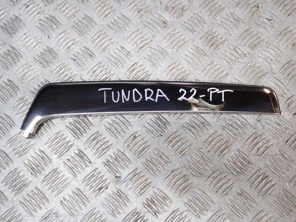 OEM 75707-0C010 Höger Bakdörrlist Toyota image 2