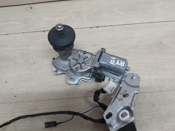 Toyota AYGO II Achterruitenwissermotor OEM image 2