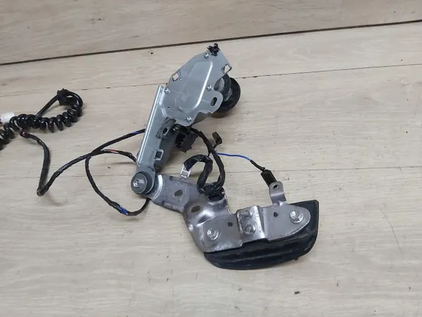 Toyota AYGO II Achterruitenwissermotor OEM image 3