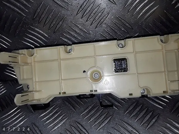 2011 Toyota Prius Climate Control Module 75d725 image 5