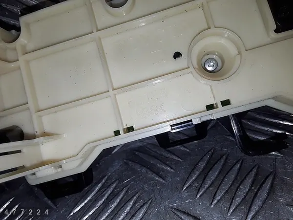 2011 Toyota Prius Climate Control Module 75d725 image 6