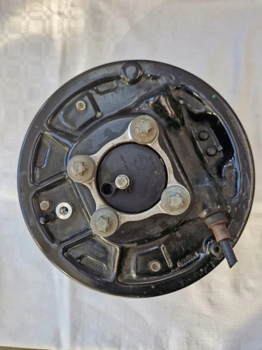 Tambour de frein droit Renault Captur II 440009139R image 3