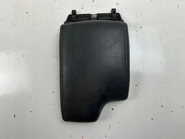 Accoudoir console Toyota Hilux OEM MAM84570 image 2