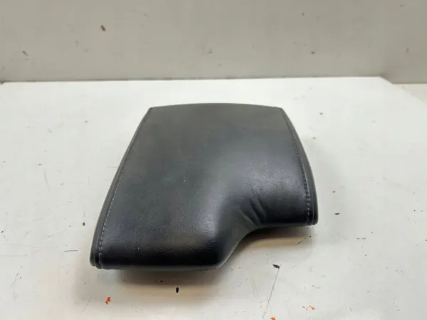 Accoudoir console Toyota Hilux OEM MAM84570 image 5