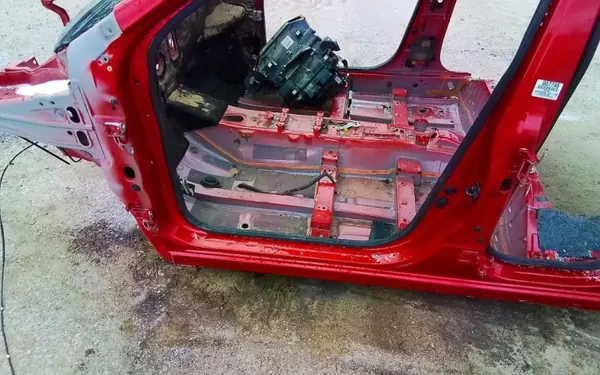 OEM Wrakowisko-7746- Vasen neljännespilari Renault Kadjarille image 3