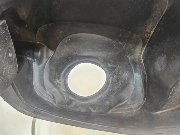 Dodge RAM V 19- polttoainekansi OEM 52029861AC image 10