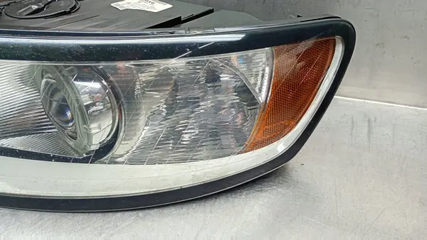 Vasen ajovalaisin Volvo S40 II V50 Lift 07-12R OEM 31265694 image 8