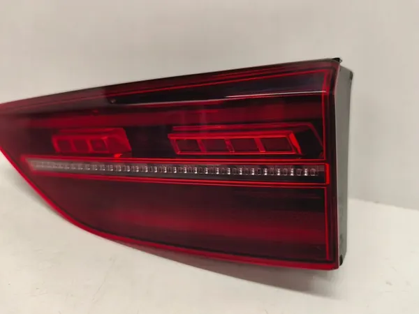 Luz trasera derecha Volkswagen Golf VIII image 3