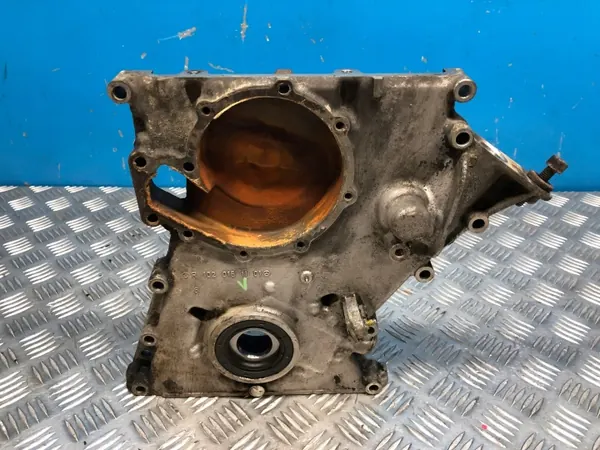 Mercedes W124 Steuerdeckel OEM R1020151101 - Gebraucht image 2