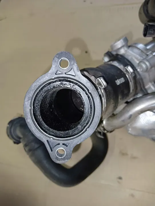 Válvula de arrefecimento EGR OEM 05L131512C VW Audi image 10