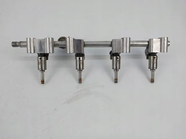 Rampe d'injection Nissan Juke F15 1.6 DIG-T image 2