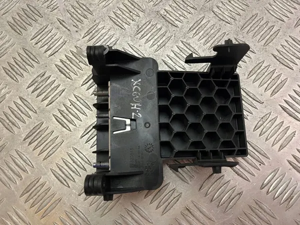 Zekering Volvo XC90 2017 OEM 32320515 - Gebruikt image 4