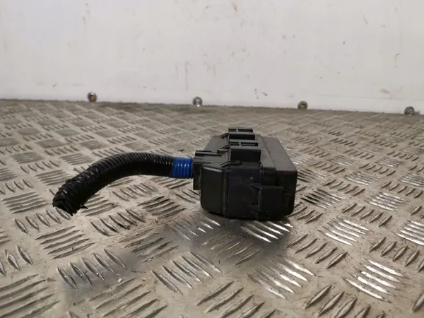 Honda HR-V Relaisbox OEM FBZ4062 - Gebraucht image 3