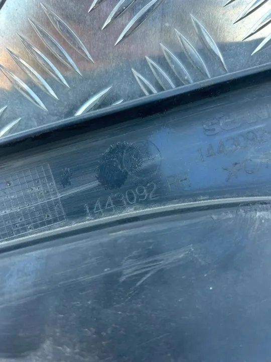 OEM 1443092 Oikea lokasuoja Scania P:lle image 3