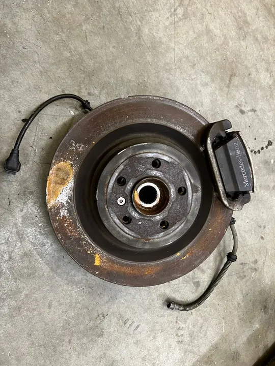 Snodo disco freno posteriore sinistro Mercedes GL X166 4.7 V8 4MATIC image 5