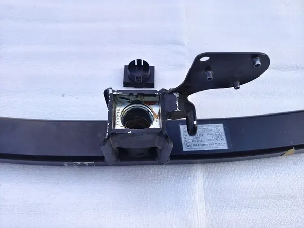 Skoda Superb III Vetokoukku Takana 3V0092155 image 3