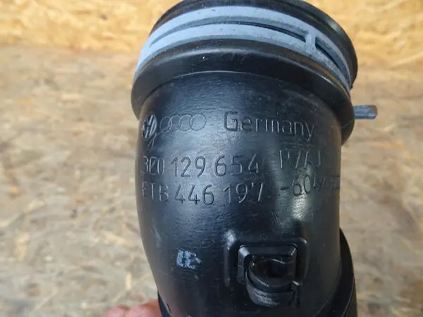 Intercooler-Rohr AUDI A3 8P GOLF VI 2.0 TDI 3C0129654 image 3