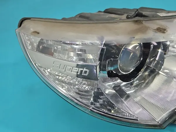 Oikea Bi-Xenon Ajovalo Skoda Superb II 08-13 OEM 3T1941018E image 5