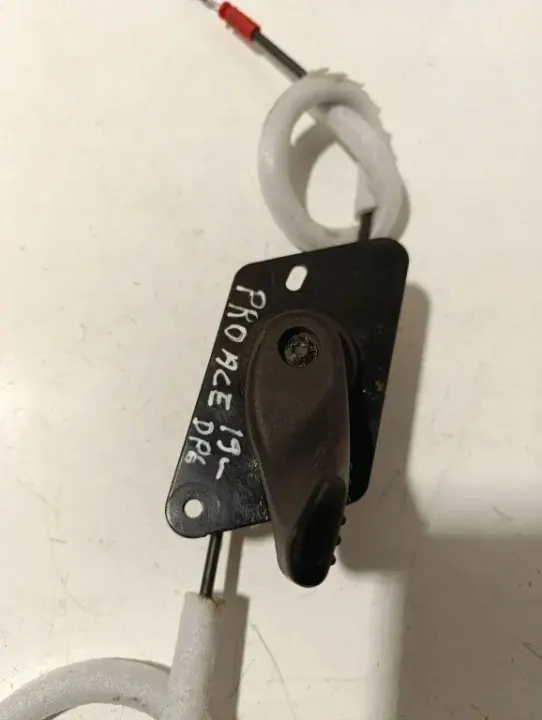 Toyota Yaris takaoikea sisäkahva OEM 9818155780 image 3