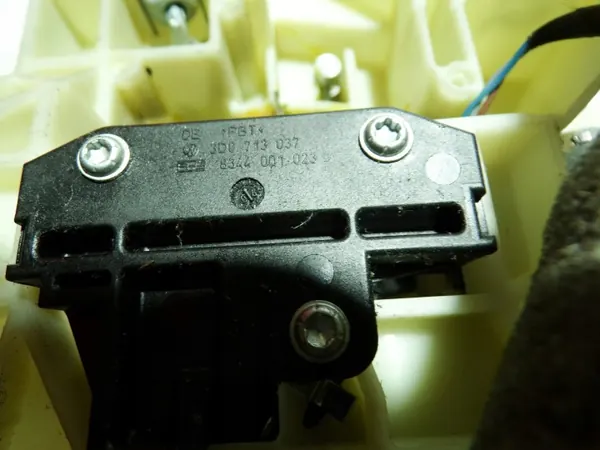 Mécanisme de changement de vitesse VW OEM 3D0713037 image 5