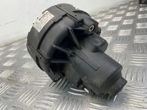 Bomba de aire secundario Mercedes OEM A0001406785 - Usado image 3