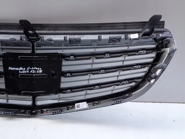 Grille Mercedes E-Class W212 12- Lift image 6