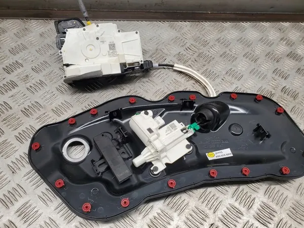 Audi Q8 2021 Türschloss hinten rechts image 4