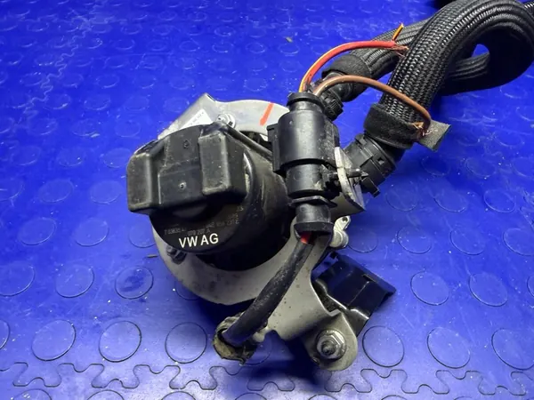 AUDI A3 8Y Q3 83A VW TIGUAN II 2.0 TFSI BOMBA DE AR 04E959231E image 6