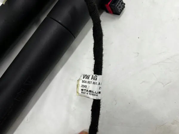 VW Passat B8 Kombi 14-19 Elektrisk baklucka kit med kamera image 9