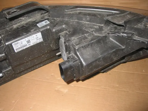 Reflector Audi OE 8U0941003M image 3