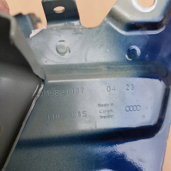 Fram vänster skärm fäste Audi Q8 4M8821131C image 5