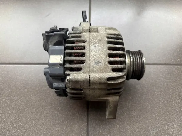 HYUNDAI MATRIX I 1.5 CRDI Vaihtovirtageneraattori 37300-2A110 image 3