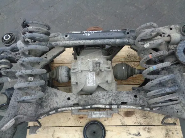 Taka-akseli differentiaali OEM Jaguar F-Pace jousitus image 6