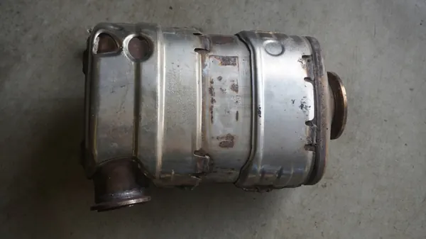 VOLVO S60 II V60 V70 III XC60 Catalytic Converter OEM image 3