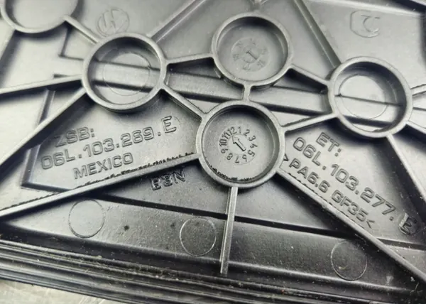 OEM 06L103269E Cubierta de Correa para VW 2.0 TSI image 4