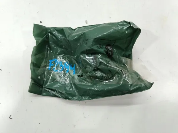 Sortie d'eau de culasse Land Rover OE OEM h4p3-8b535-ca image 5
